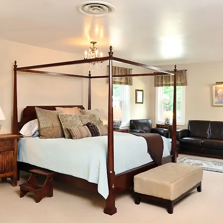 1795 Acorn Inn Bed And Breakfast-3